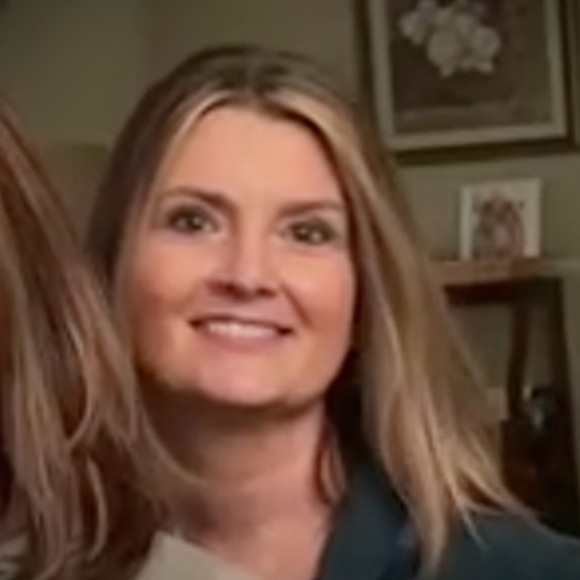 Meet your Posher, Lisa - Picture 5 of 9